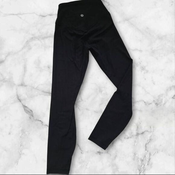 Lululemon Size 0 Black Textured Aligns High Rise Leggings - Picture 3 of 5